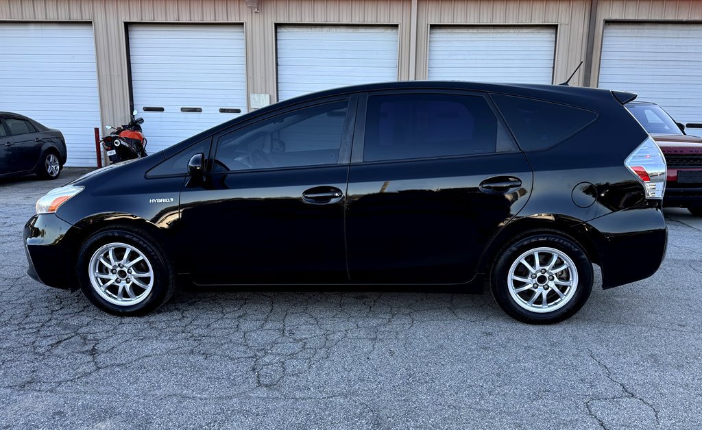 Used 2012 Toyota Prius V Two FWD image 11