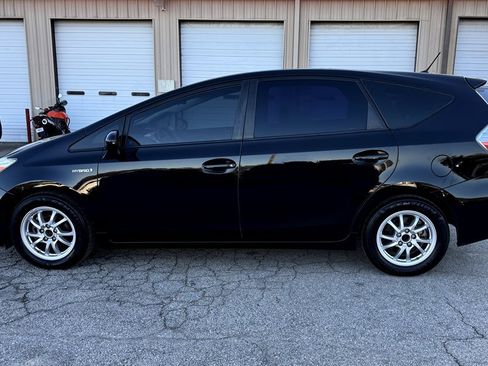 Used 2012 Toyota Prius V Two FWD image 11