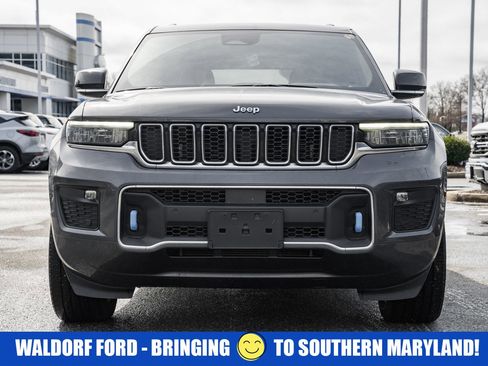 Used 2023 Jeep Grand Cherokee Overland image 2