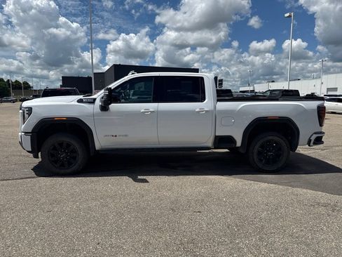 Used 2024 GMC Sierra 2500 AT4 w/ AT4 Premium Plus Package AWD/4WD image 4