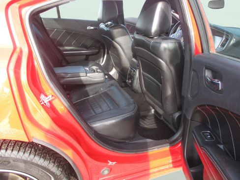 Used 2014 Dodge Charger R/T image 33