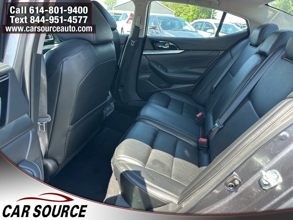 Used 2023 Nissan Maxima SL FWD image 16