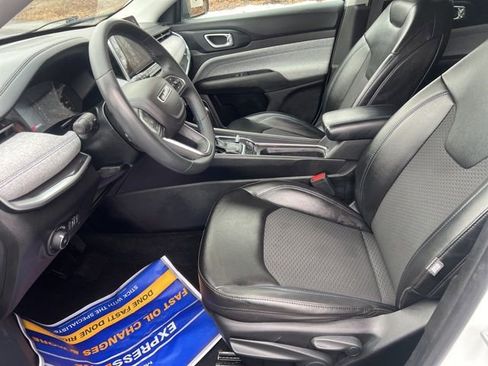 Used 2022 Jeep Compass Latitude image 12