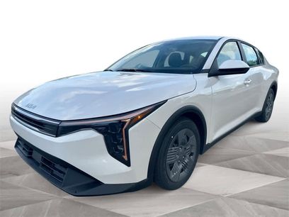 New 2025 Kia K4 LX