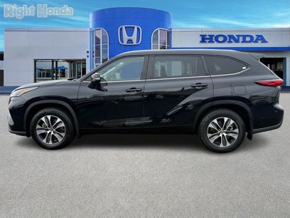 Used 2023 Toyota Highlander XLE