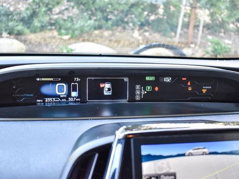 Used 2018 Toyota Prius Prime Premium image 21