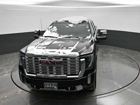 Used 2025 GMC Sierra 2500 Denali image 27