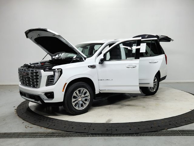 Used 2025 GMC Yukon Denali RWD image 12