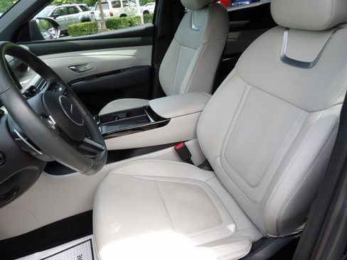 Certified 2025 Hyundai Tucson Limited FWD image 13
