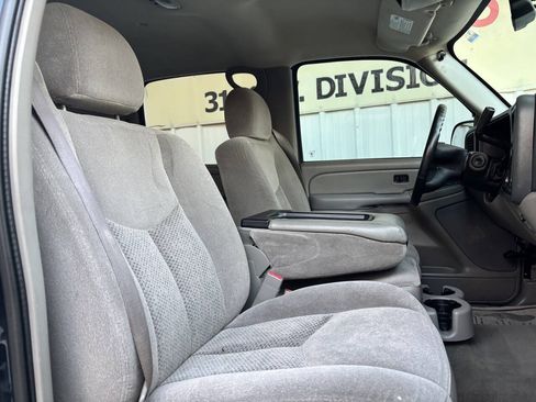 Used 2006 Chevrolet Avalanche Z66 w/ Preferred Equipment Group RWD image 8