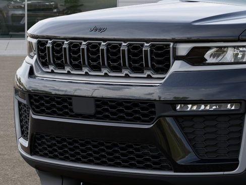 New 2026 Jeep Grand Cherokee L Limited image 11