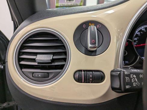 Used 2019 Volkswagen Beetle 2.0T S FWD image 28