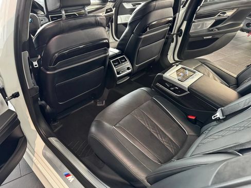 Used 2018 BMW 750i xDrive AWD/4WD image 29