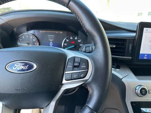 Used 2023 Ford Explorer XLT w/ Equipment Group 202A AWD/4WD image 11