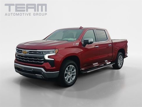 Used 2025 Chevrolet Silverado 1500 LTZ w/ LTZ Premium Package image 3