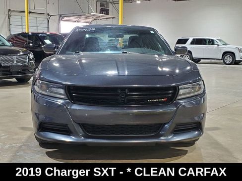 Used 2019 Dodge Charger SXT w/ Leather Interior Group image 2