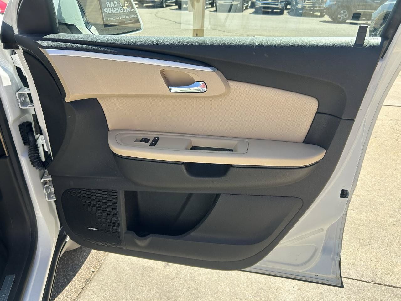 Used 2009 Chevrolet Traverse LTZ FWD image 17