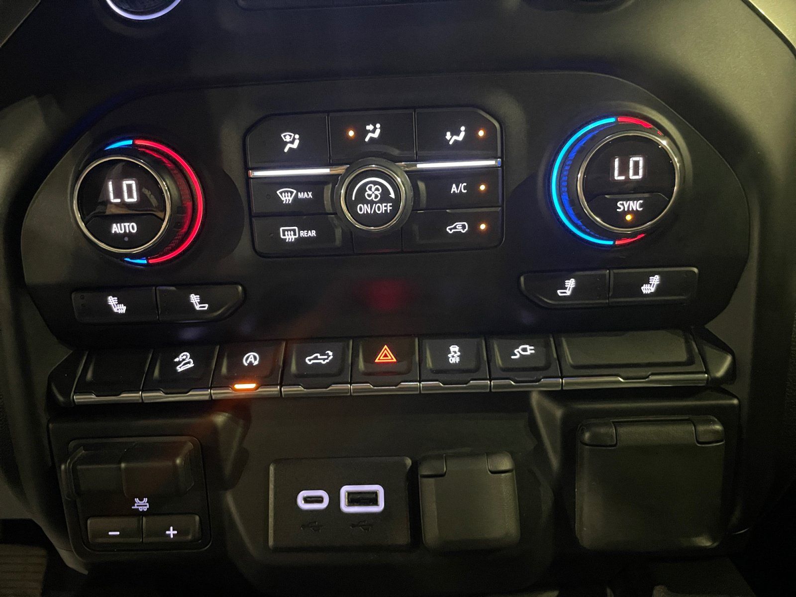 Used 2019 Chevrolet Silverado 1500 LT Trail Boss AWD/4WD image 18