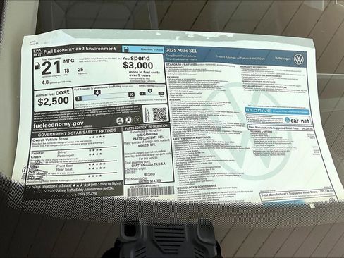 New 2025 Volkswagen Atlas SEL image 32