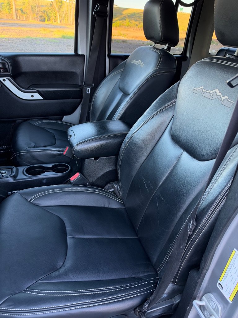 Used 2014 Jeep Wrangler Unlimited Sahara AWD/4WD image 7
