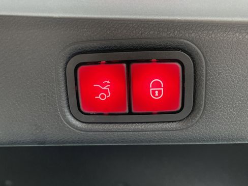 Used 2020 Mercedes-Benz E 450 4MATIC Sedan image 11