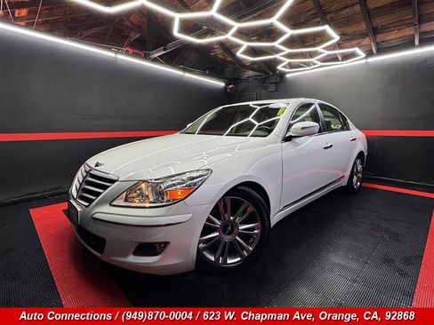 Used 2010 Hyundai Genesis 4.6 w/ Technology Pkg 5 image 2