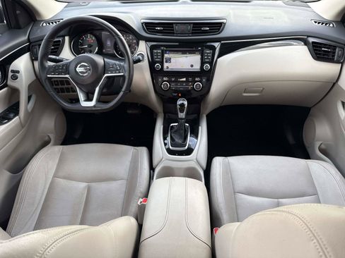 Used 2018 Nissan Rogue Sport SL w/ SL Premium Package FWD image 14