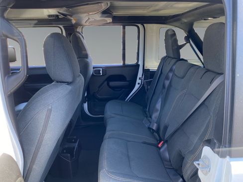 Used 2025 Jeep Wrangler Unlimited Sport AWD/4WD image 13