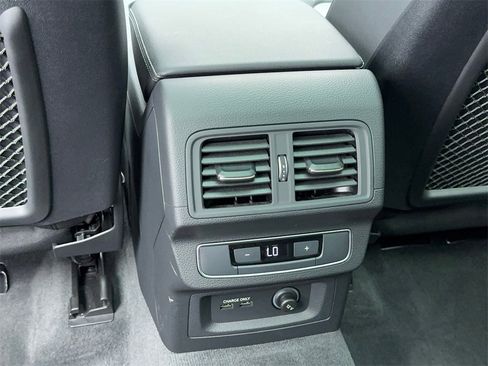 Used 2022 Audi Q5 2.0T Premium w/ Convenience Package image 43