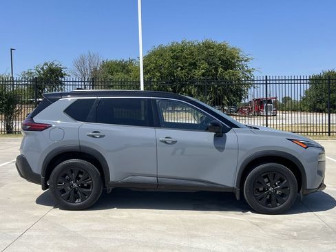 Used 2023 Nissan Rogue SV w/ SV Premium B Package FWD image 3