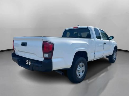 Used 2021 Toyota Tacoma SR AWD/4WD image 9