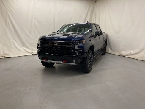 Used 2023 Chevrolet Silverado 1500 ZR2 w/ Technology Package image 2