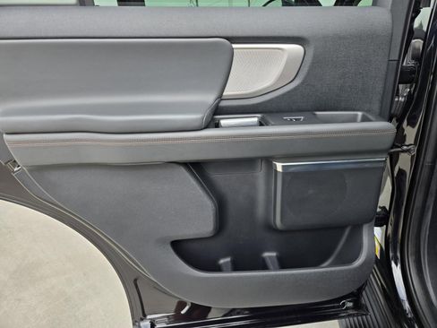 Used 2025 Ford Expedition Active image 22