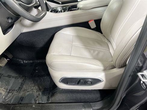 Used 2022 Jeep Wagoneer Series III image 20