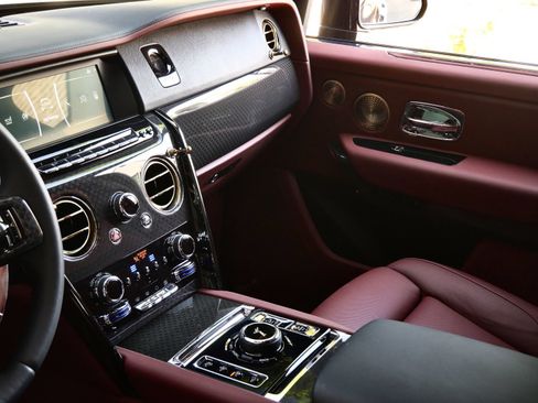 Certified 2023 Rolls-Royce Cullinan Black Badge w/ Driver's Package AWD/4WD image 30