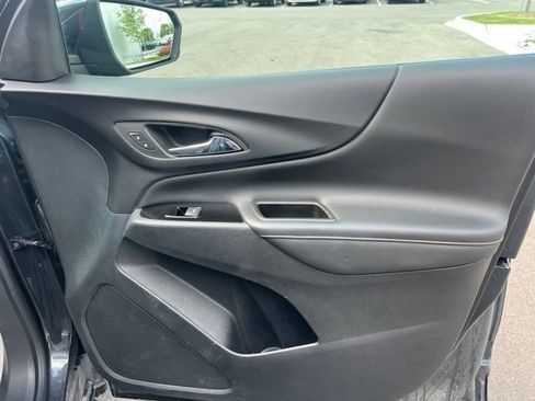 Used 2022 Chevrolet Equinox Premier AWD/4WD image 10
