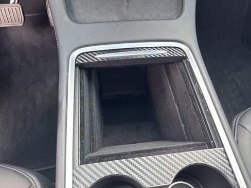 Used 2025 Tesla Model Y Long Range image 12