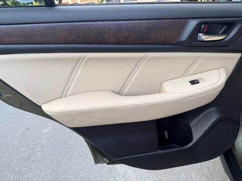 Used 2018 Subaru Outback 3.6R Limited AWD/4WD image 19