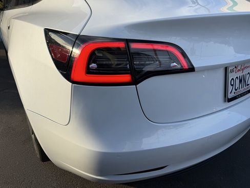 Used 2022 Tesla Model 3 Long Range AWD/4WD image 7