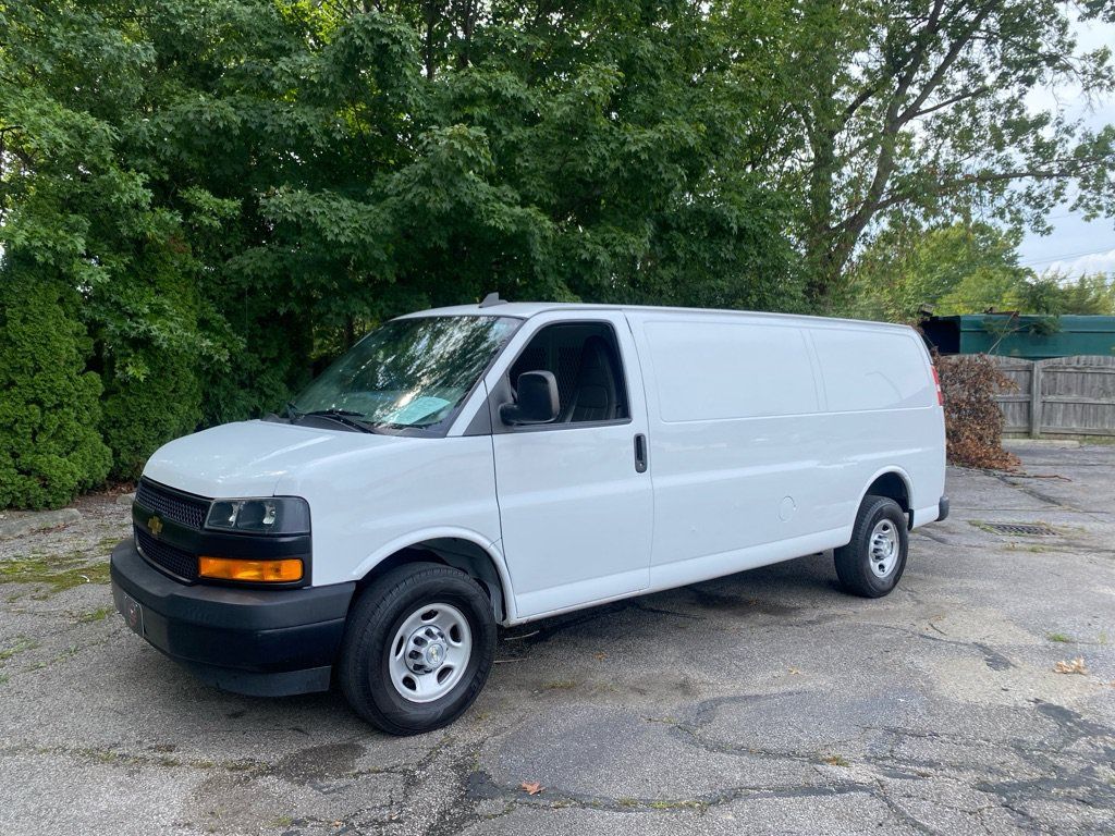Used 2021 Chevrolet Express 2500 Extended RWD image 1