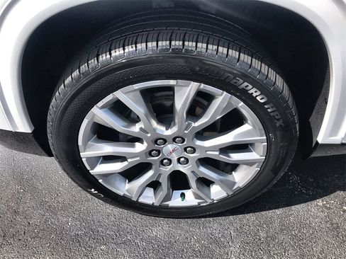 Used 2024 GMC Acadia Denali w/ Super Cruise Package image 10