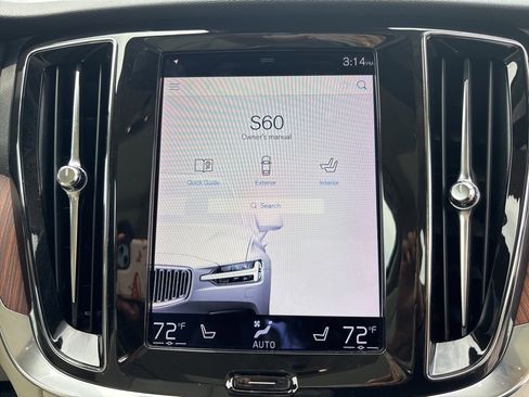 Used 2022 Volvo S60 T8 R-Design Expression w/ Advanced Package image 29