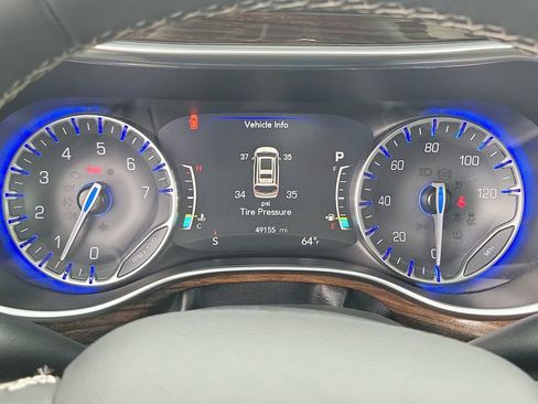 Used 2023 Chrysler Pacifica Limited FWD image 24