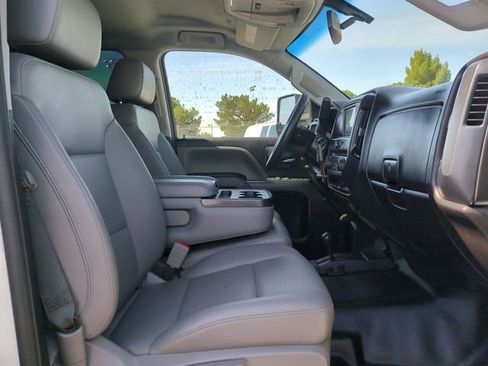 Used 2019 Chevrolet Silverado 2500 W/T AWD/4WD image 32