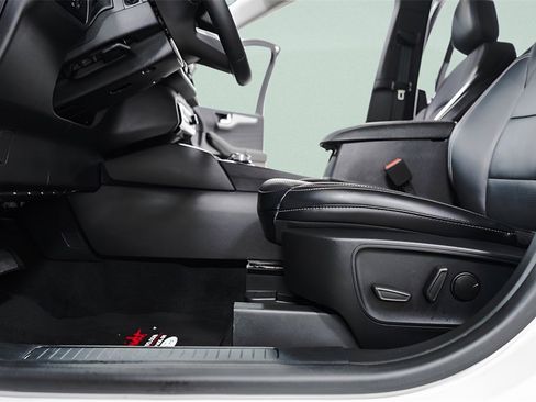 Used 2024 Ford Escape Platinum image 29