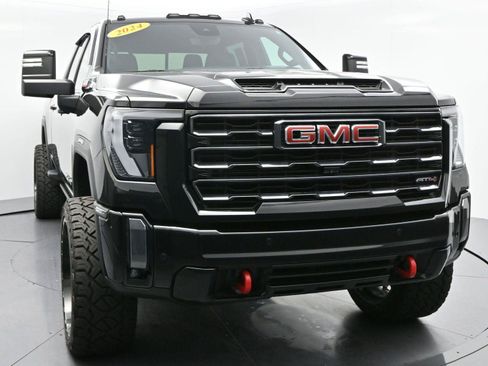 Used 2024 GMC Sierra 2500 AT4 w/ AT4 Premium Plus Package AWD/4WD image 2