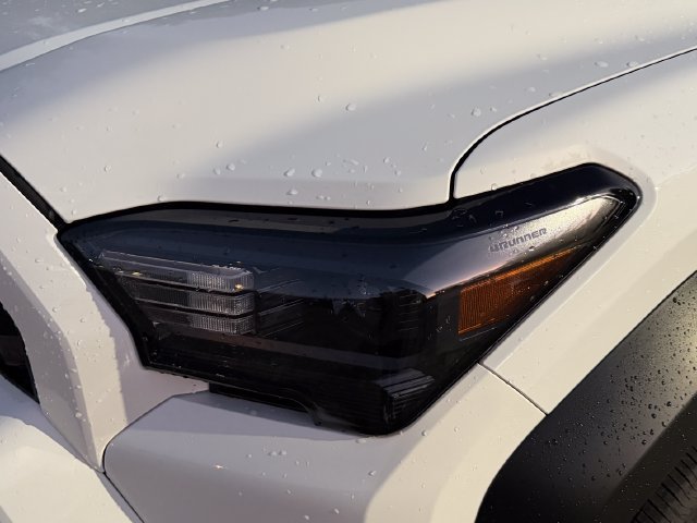 Used 2026 Toyota 4Runner SR5 AWD/4WD image 9