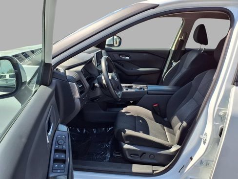 Used 2025 Nissan Rogue SV AWD/4WD image 22