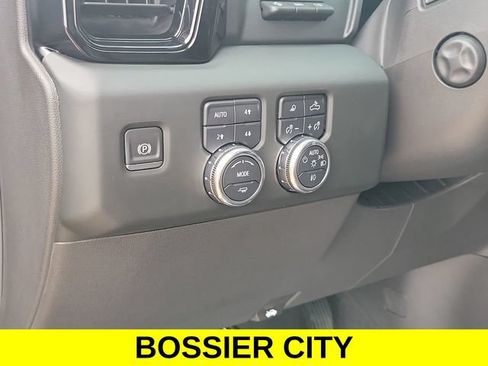 Certified 2024 GMC Sierra 1500 AT4 w/ Technology Package AWD/4WD image 18