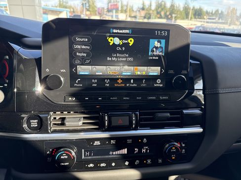 New 2025 Nissan Pathfinder Platinum w/ Black Appearance Package image 19